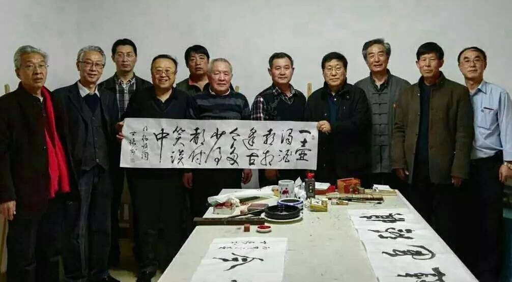 我们特别感谢山西画院院長王如何先生和著名书画家杨书华先生对书画院